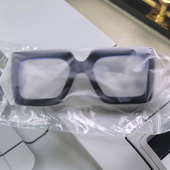 New Eyeglasses Frame Two-Color Square Frame - Picture 10 of 14